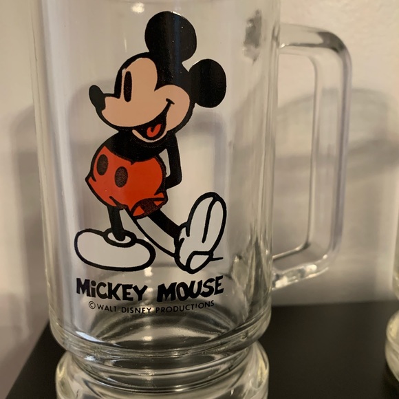Mickey and Minnie Glass Mugs - set of 2 - Picture 2 of 4